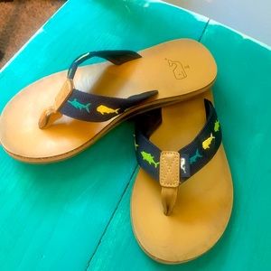 Boys Vineyard vines navy flip-flops